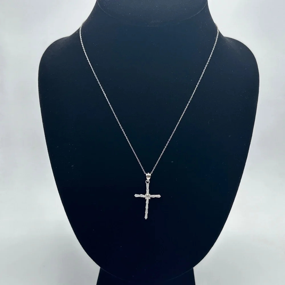 Vintage Sterling Silver .925 crystal‎ cross Necklace #377